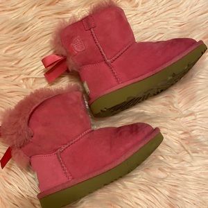 💗Pink toddler ugg boots with bow size 8